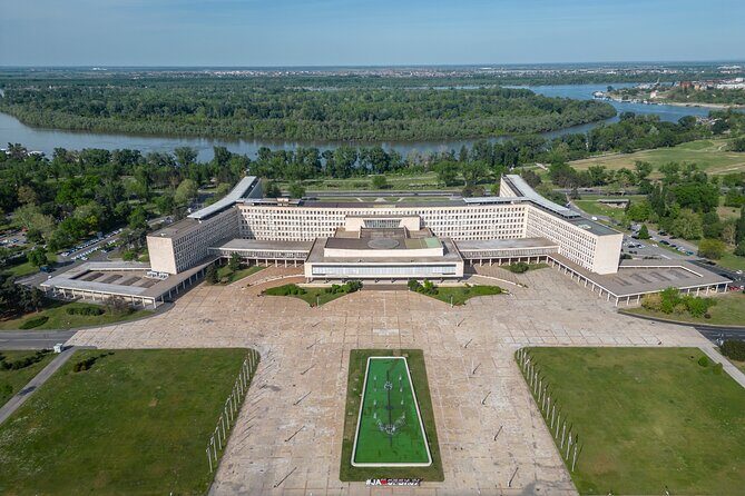 Architecture of New Belgrade - Brutalism Decoded - A drive-by of the Government Building: the Yugoslavia shift in construction form