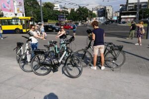 Belgrade E-Bike Tour: Power Glide! - The route rhythm: short stops, then roll again