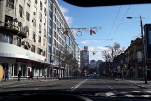 Belgrade sightseeing by car - Entering the Temple of Saint Sava: scale you can actually walk through