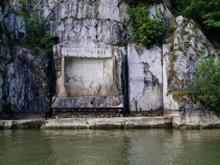 BelgraIde: Iron Gate Park, Speedboat Ride, and 2 Viewpoints - Golubac Fortress and the Hat Tower: border stronghold with real character