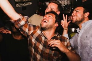 Columbo Pub Crawl Belgrade - A Playful Start: Glow Paint, Buckets, and the Photo Corner