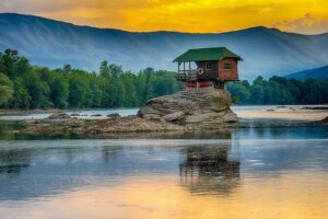 Full-Day Trip from Belgrade: Tara National Park & The Drina River Valley - Gate of Podrinje: the quick first viewpoint that sets the tone