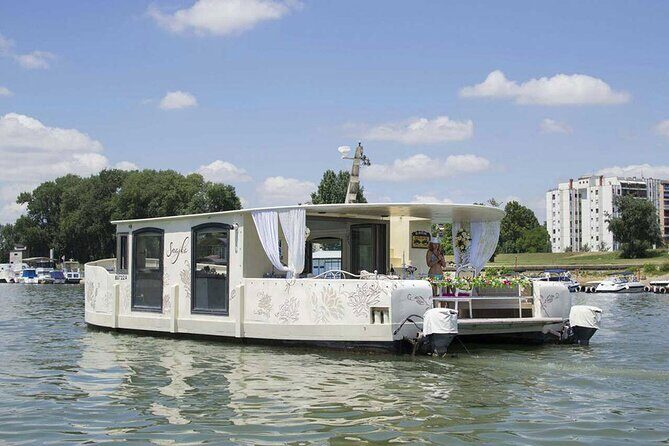Private Boat Tour in Belgrade - The fortress from the water (and how to time your photos)